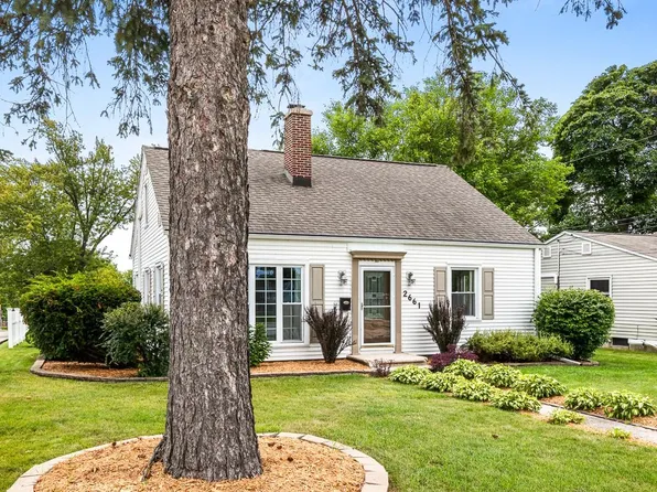 2661 S Webster Ave, Green Bay, WI 54301