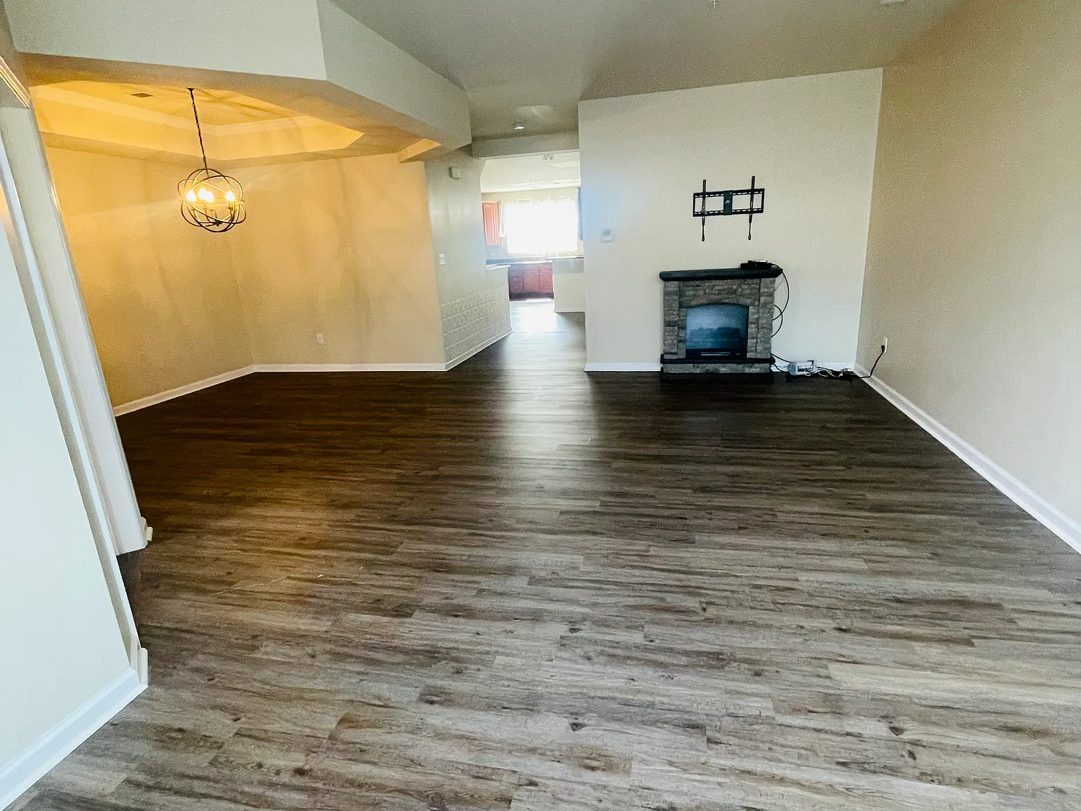 3 bed, 2.5 bath, 2776 sqft, $3,200 — Photo 4