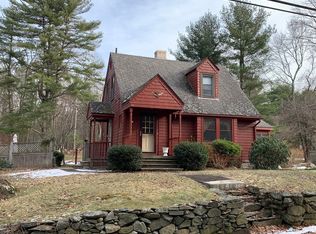 94 South St, Upton, MA 01568