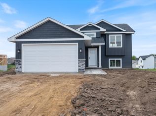 276 Wood Duck Ln, Baldwin, WI 54002