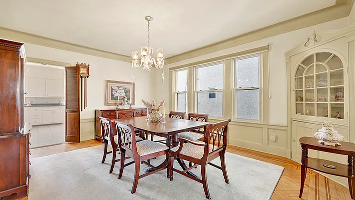 Sold by Remax Real Estate Professionals | media 13