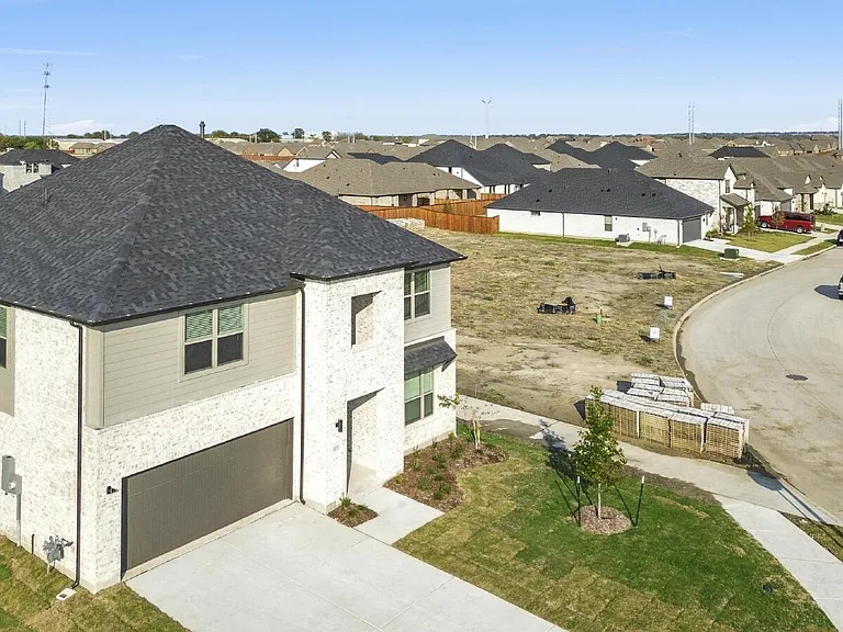 477 Rockstream Dr — Photo 34