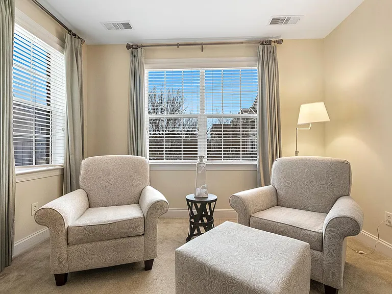 10400 Rosegate Ct #201 — Photo 34