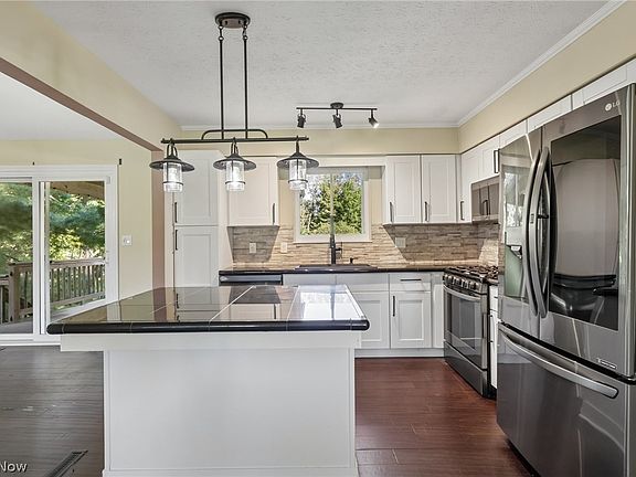 3rd image of 9013 N Bedford Rd