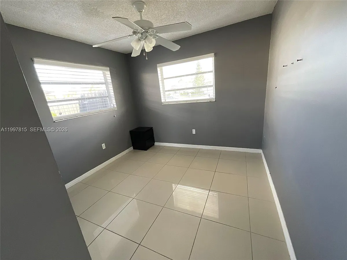 Building Photo - 11801 SW 172nd St #2