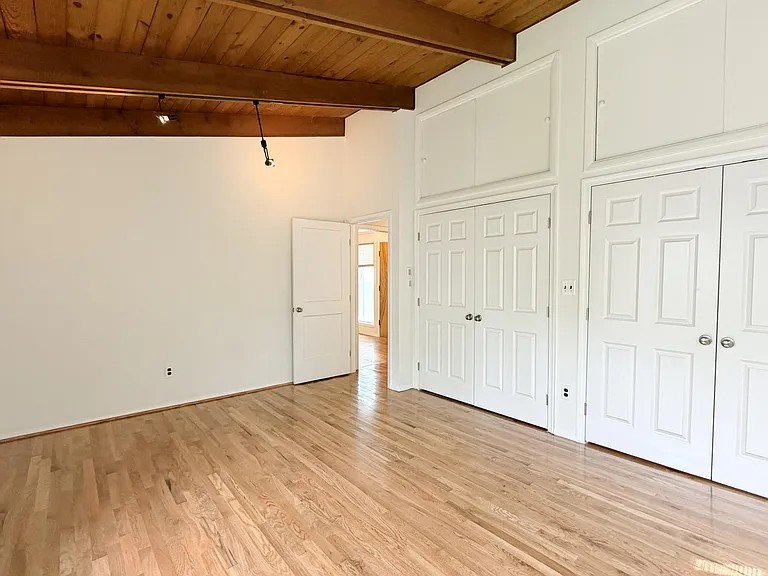 10611 Allenwood Ln — Photo 22