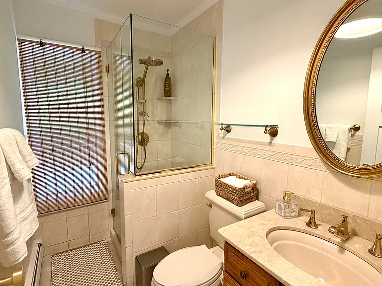 19 Peconic Ave — Photo 9