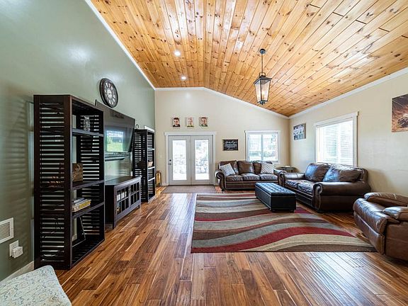 2nd image of 59858 Pine Crest Dr