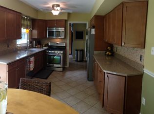 4414 Manor Hall Ln, Fairfax, VA 22033