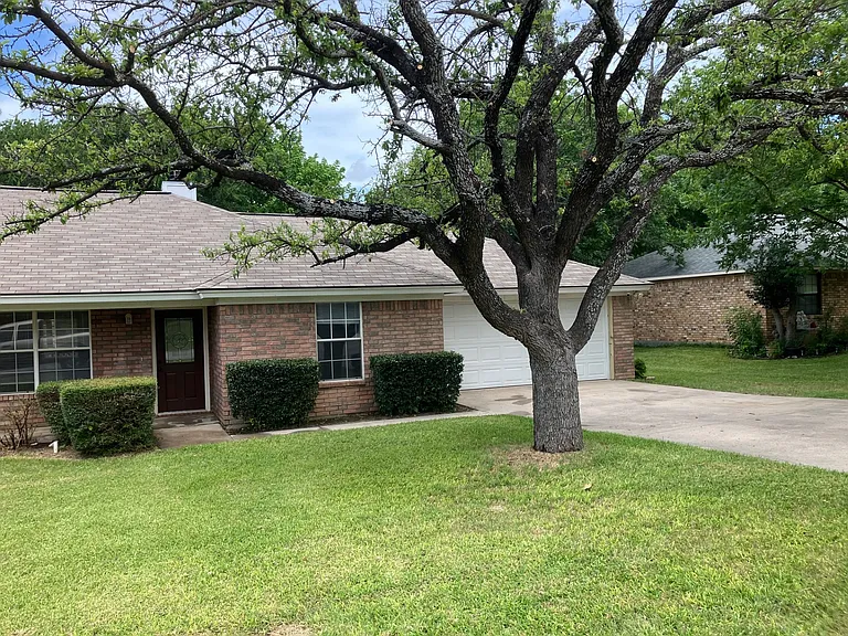 208 S Sendero Dr — Photo 3