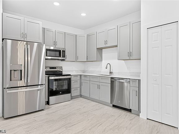 3rd image of 2000 W 14th St