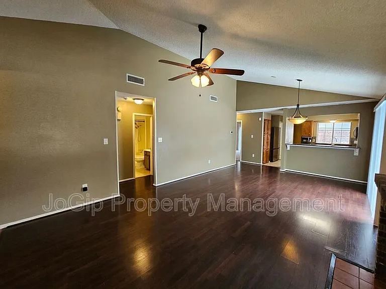 602 Prairie Dell St — Photo 7