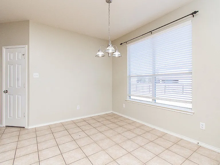 5503 Bridgewood Dr — Photo 9