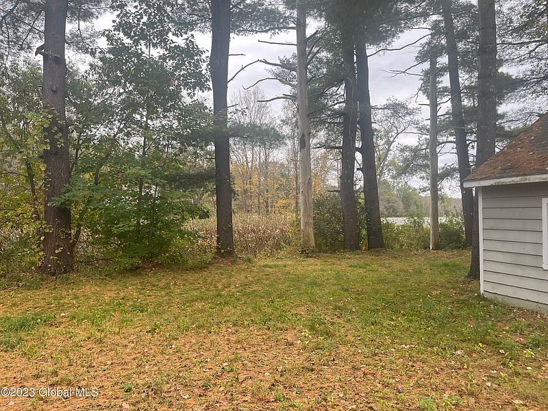 3rd image of 129 River Road