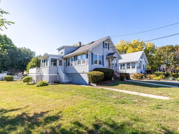 20 Oak St, Stoneham, MA 02180