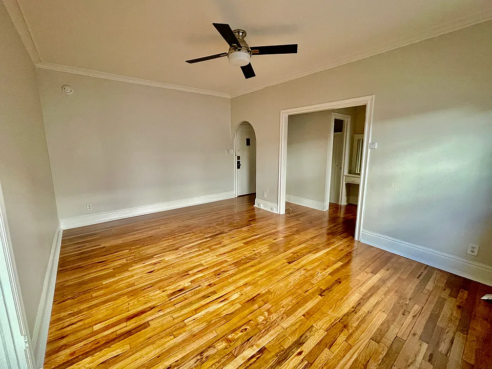 Navarre Hollywood Apartments