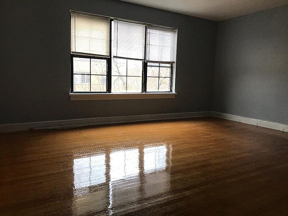 2nd image of 2820 W Rosemont Ave APT 3E