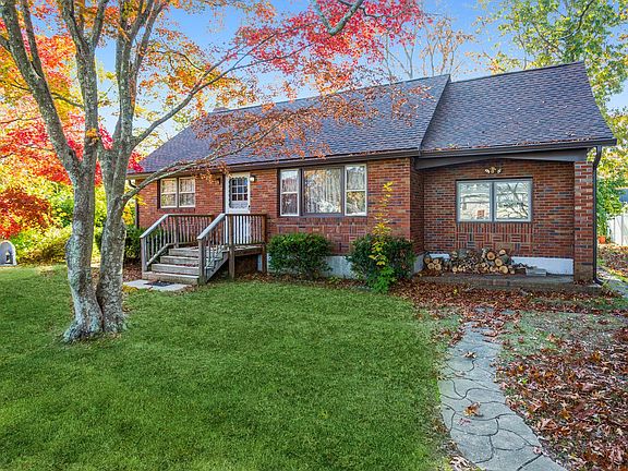 2nd image of 128 Arpage Dr E