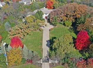 10 W Westleigh Rd, Lake Forest, IL 60045