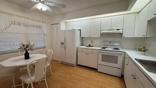1001 SW 128th Ter #107B — Photo 6