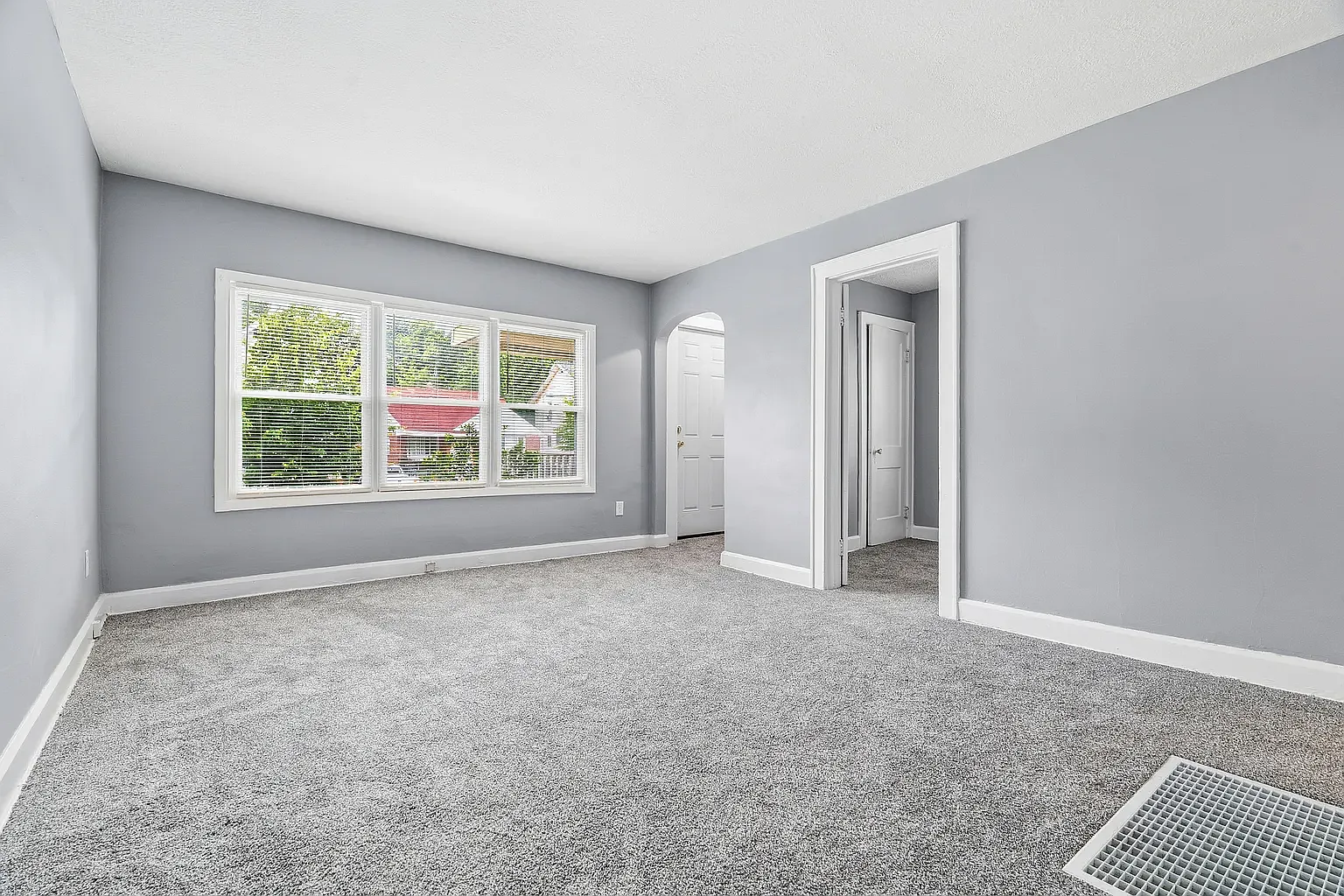 2 bed, 900 sqft, $1,100 — Photo 1