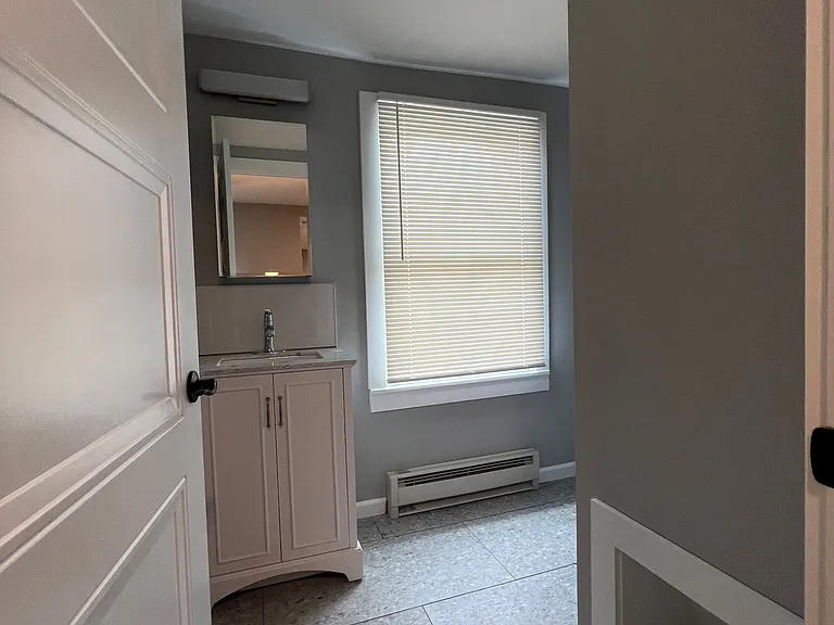 39 Buttonwood St #B — Photo 9