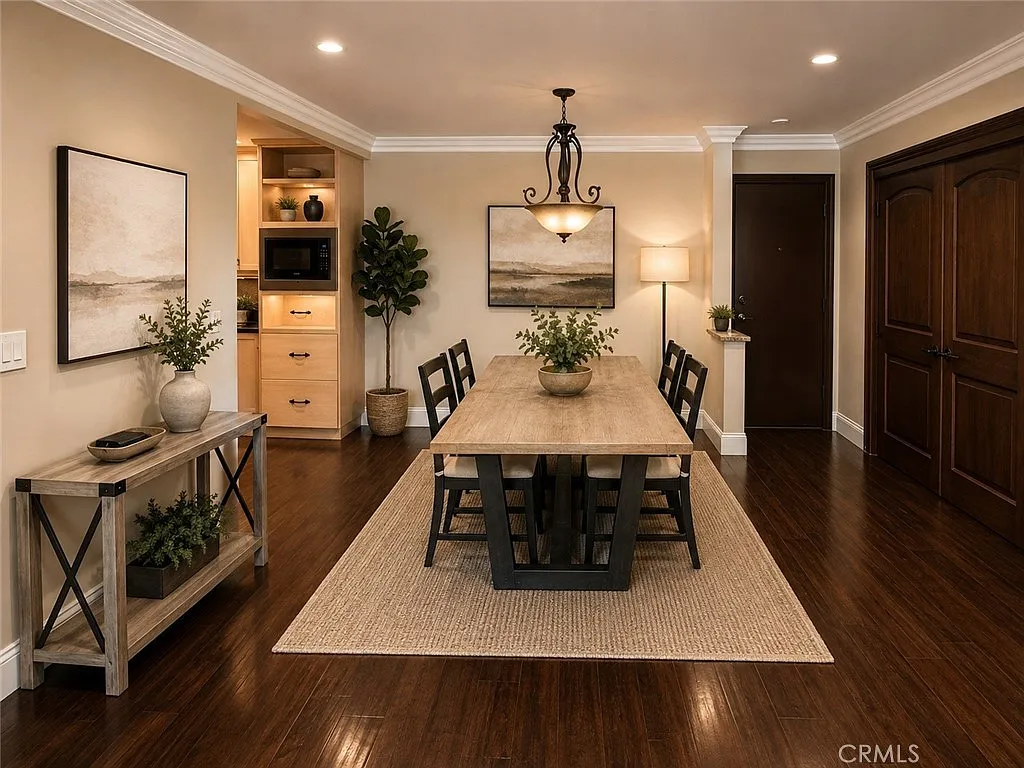 2 bed, 1120 sqft, $4,200 — Photo 2