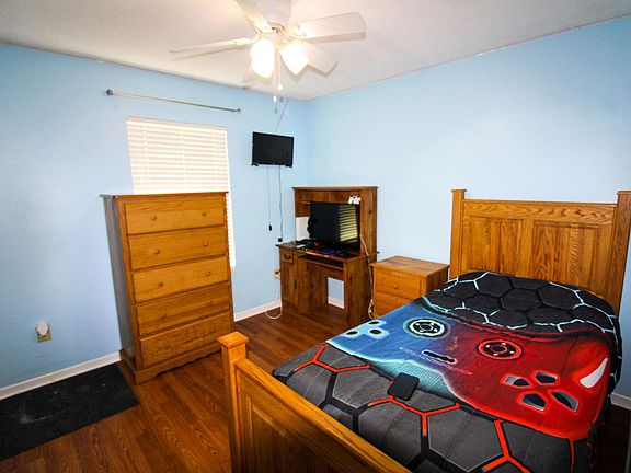 5th image of 318 Willocks Dr