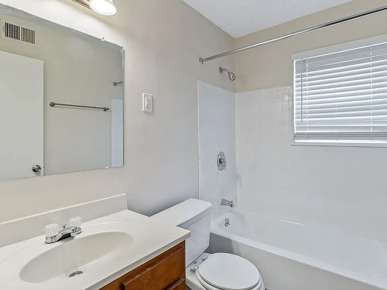 Germantown Village Apartments — Photo 13