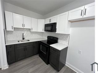 925 W 3rd St, Chester, PA 19013