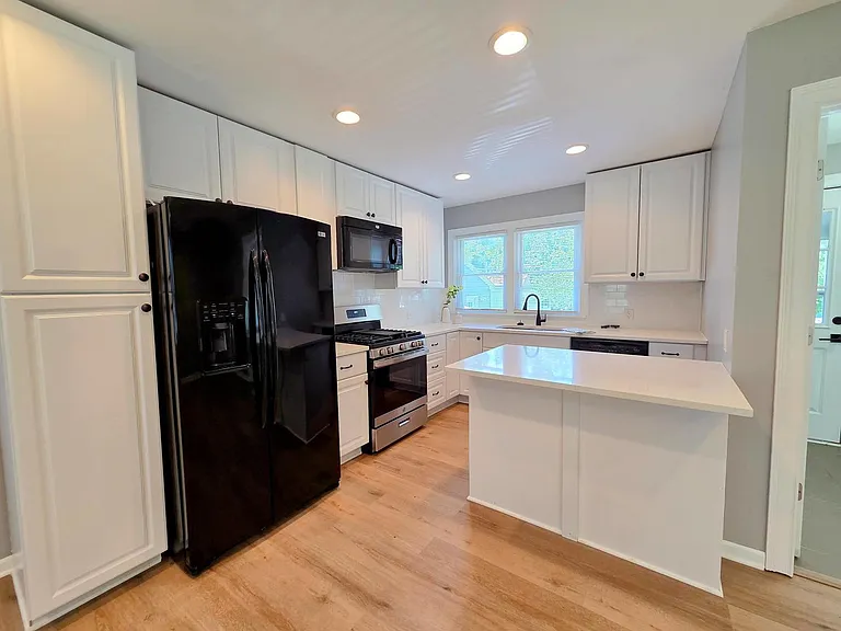 3823 E Wonder Lake Rd — Photo 10