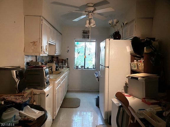 4th image of 54 Park Ave #C0002-2