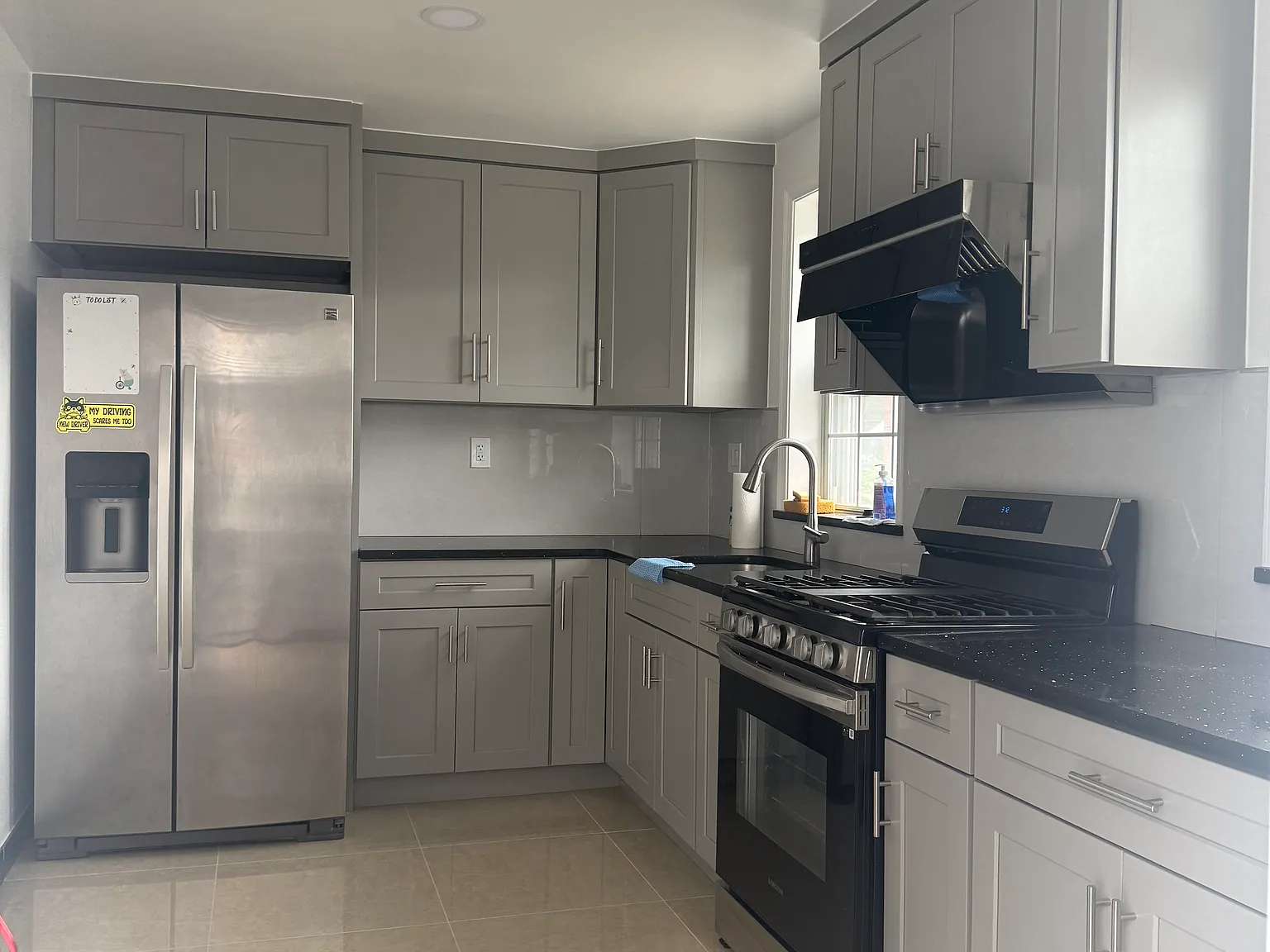 3 bed, 1.5 bath, 1320 sqft, $2,200 — Photo 3