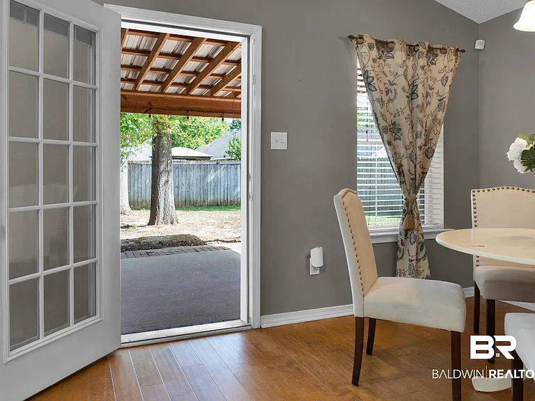 8254 Magnolia Village Dr S — Photo 25