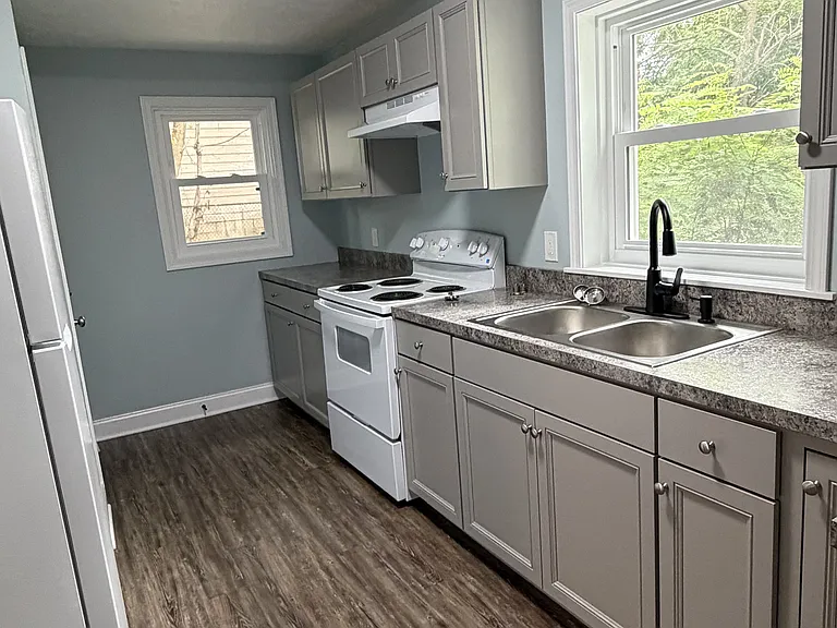 1031 Fairbanks Pl — Photo 4