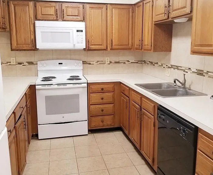 5401 Palm Valley Dr N — Photo 7