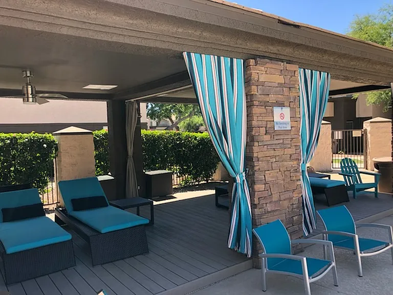 Pool Ramada