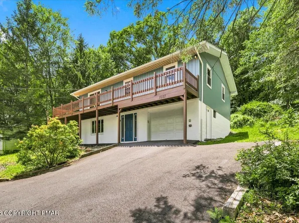 1027 Maple Lake Dr, Bushkill, PA 18324
