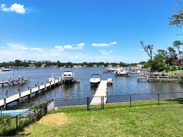 2004 Goose Neck Rd, Pasadena, MD 21122