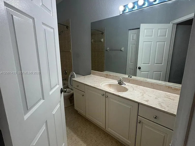 8811 S Isles Cir #8811 — Photo 11