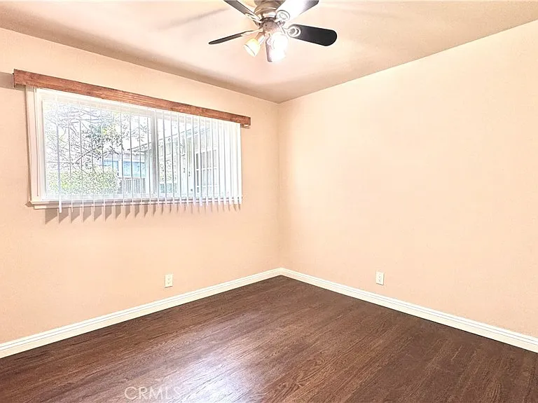 240 N Shamrock Ave — Photo 14