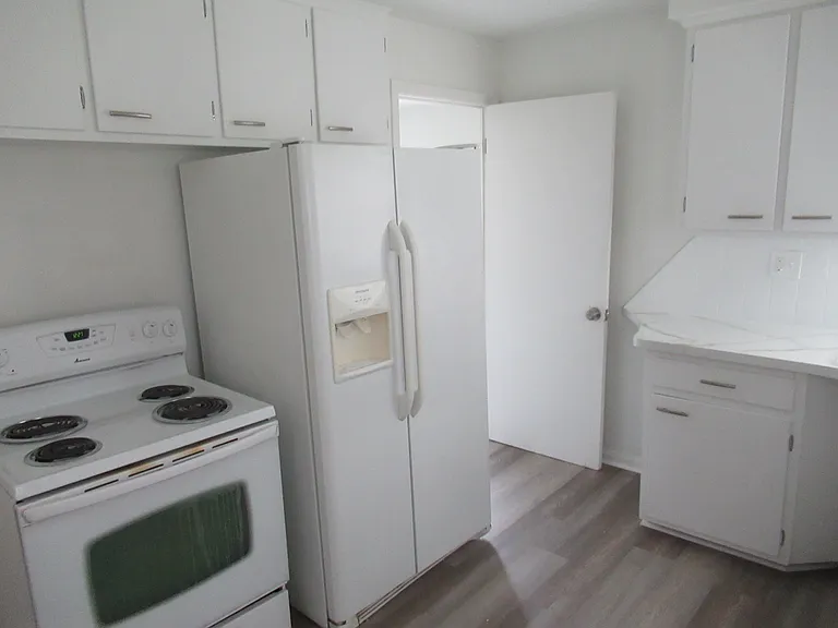 86 Cowles Ave — Photo 18