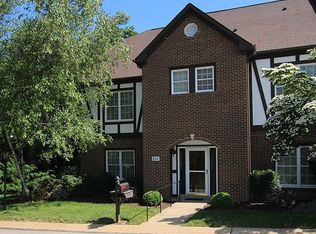 836 Kingsberry Cir, Pittsburgh, PA 15234