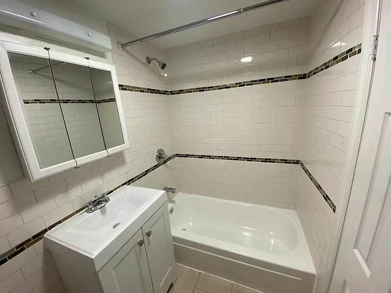 2181 3rd Ave #2C — Photo 5