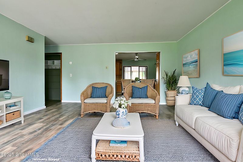 4th image of 5 Pinewood Drive