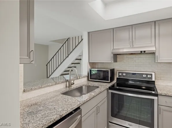 3300 Royal Canadian Trce APT 3, Fort Myers, FL 33907