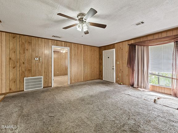 3rd image of 107 Sorority Dr