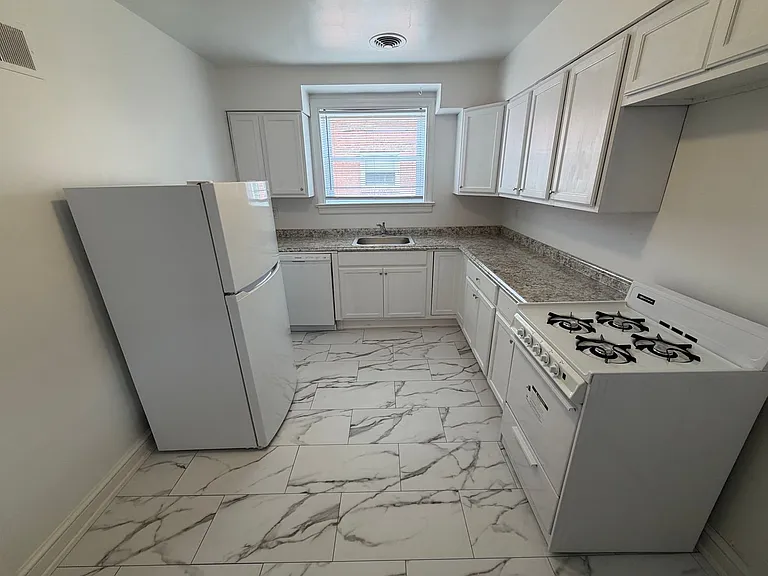 3532 Floyd Avenue — Photo 10
