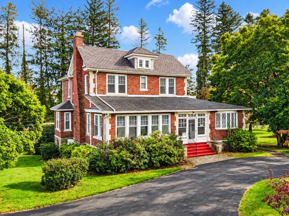 2780 Rimrock Dr, Stroudsburg, PA 18360