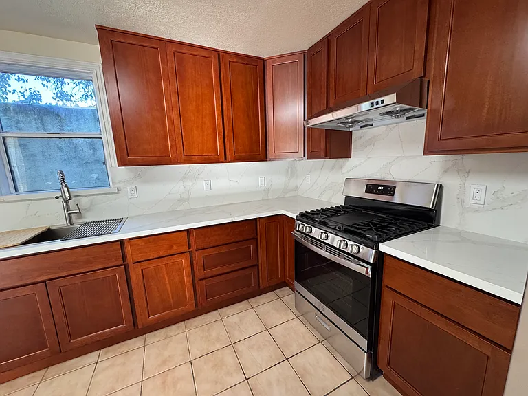 709 Pacific Ave #B — Photo 10